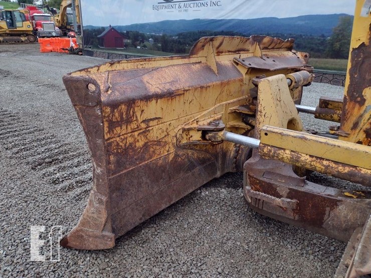 komatsu-d61ex-15e0-image-24