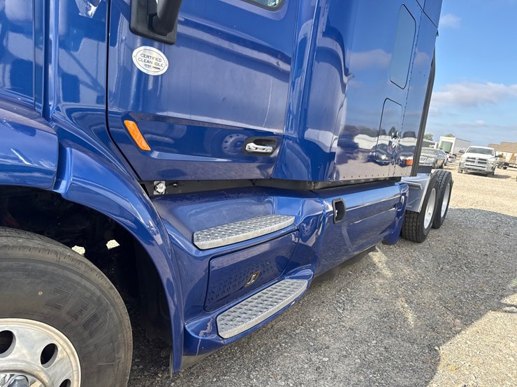 2019-peterbilt-579-image-28