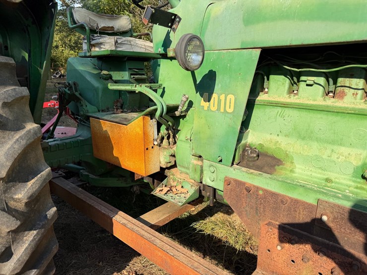 john-deere-4010-image-33