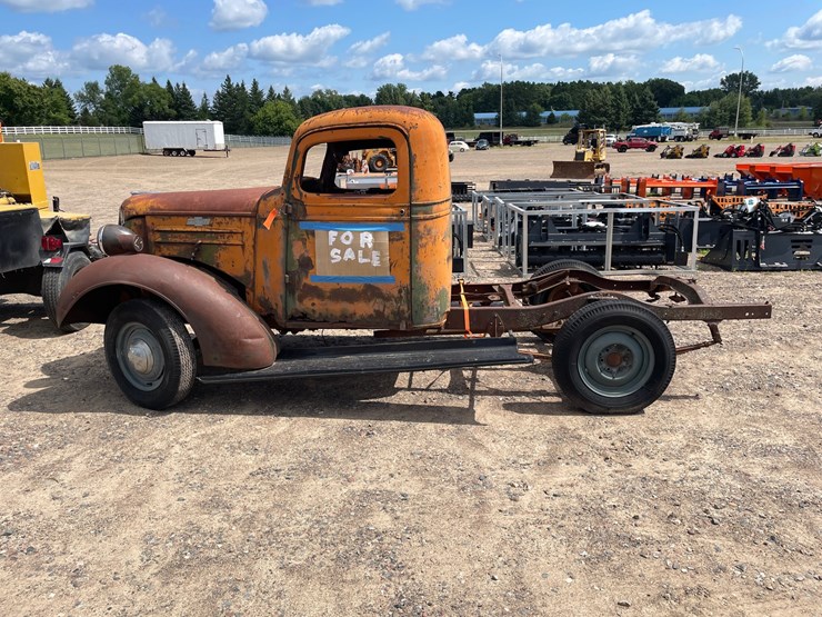 #9352-•-1937-chevrolet-pickup-truck-**non-runner**-(has-mn-title)-(princeton,-mn)-image-2