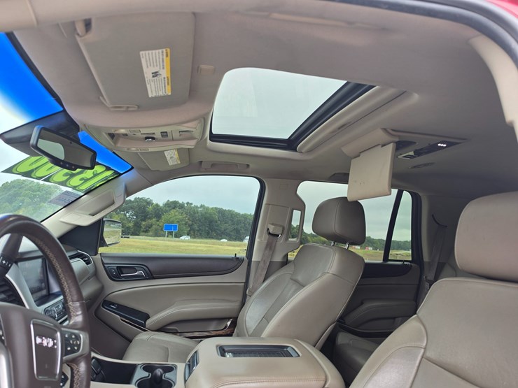 2015-gmc-yukon-image-35