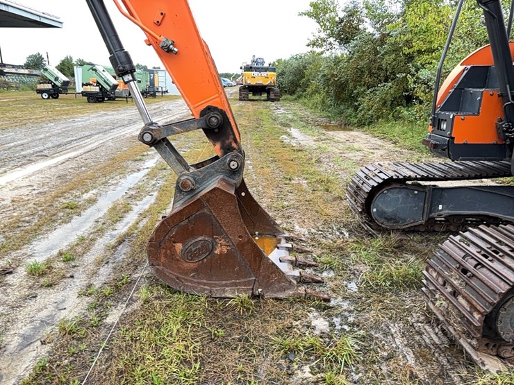 2017-doosan-dx140-lcr-image-11