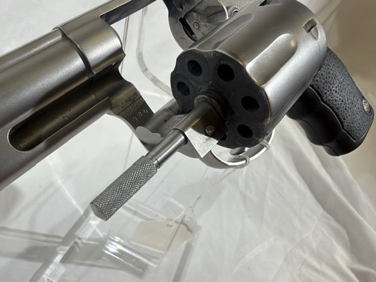 #21-•-taurus-980-revolver-image-35