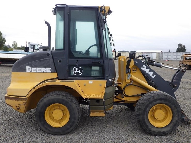 2014-deere-244j-image-6