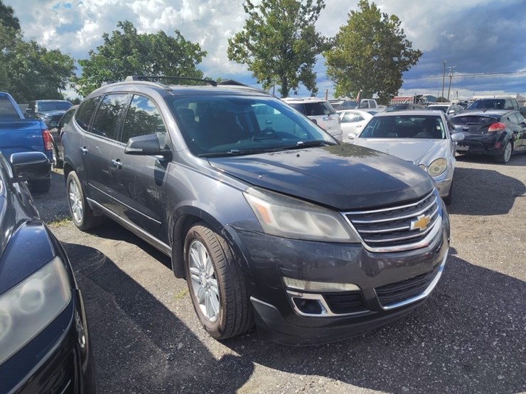 2014-chevrolet-traverse-image-1