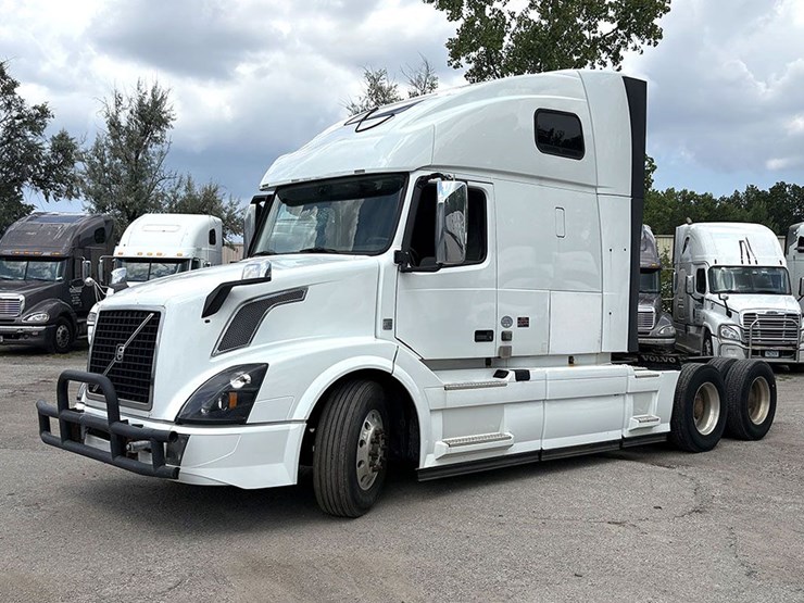 2017-volvo-vnl-670-image-1