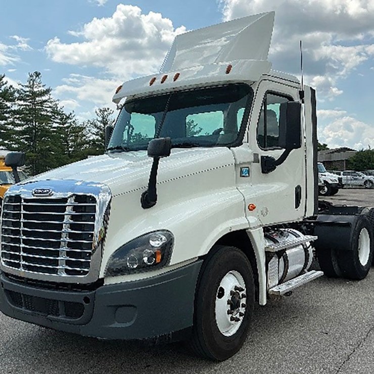 2018 FREIGHTLINER CASCADIA 125