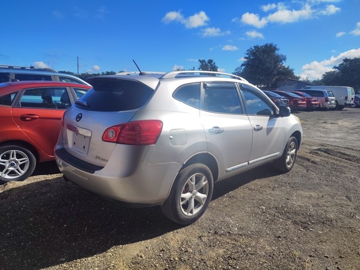 2011-nissan-rogue-image-4