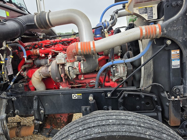 2018-peterbilt-389-image-44