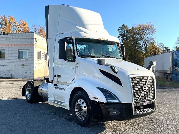2019-volvo-vnr300-image-1