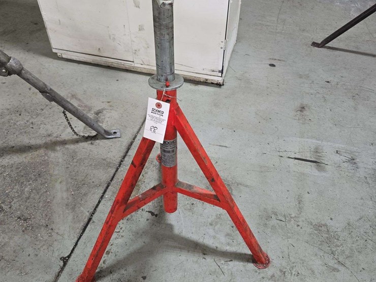 rigid-adjustable-pipe-stand,-2500lbs-image-2