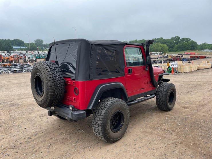 2000-jeep-wrangler-sport-image-3