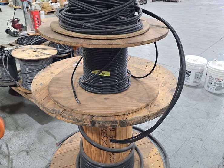 3-spools-of-wire,-nexans-c-ultrex-vn-600v-multi-conductor,-4-multi-core-electrical-power-cable-with-stranded-copper-wires-image-2