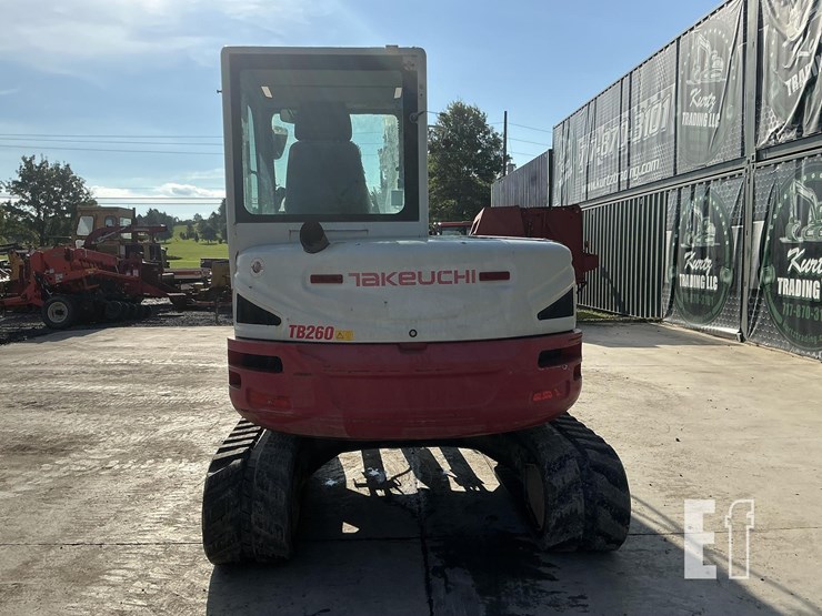 2018-takeuchi-tb260-image-3