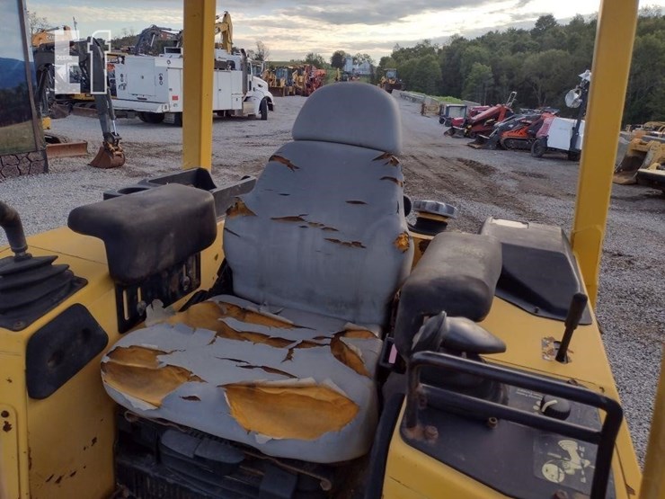 2003-deere-450h-lgp-image-12
