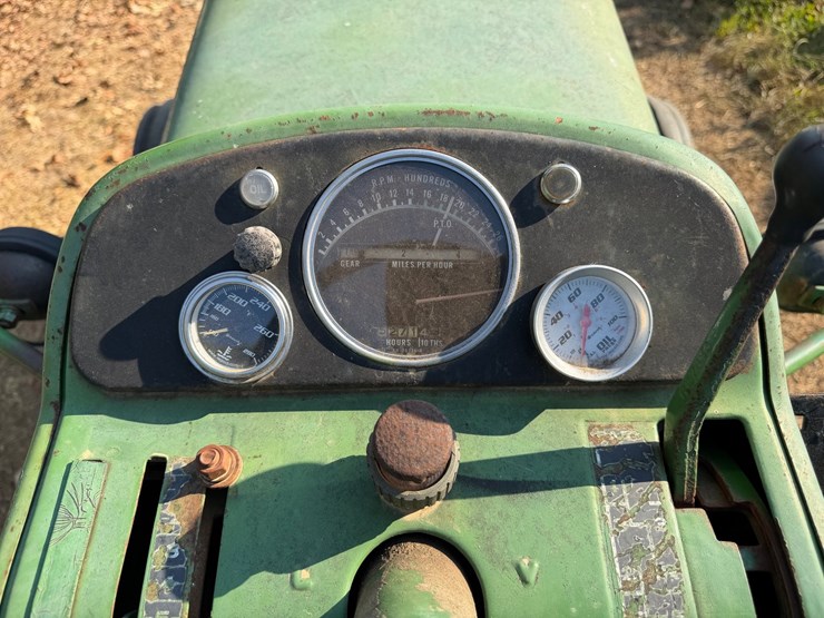 john-deere-4010-image-47