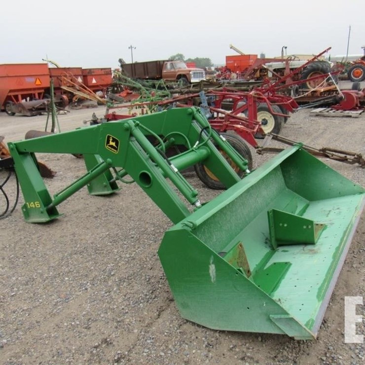 JOHN DEERE 146