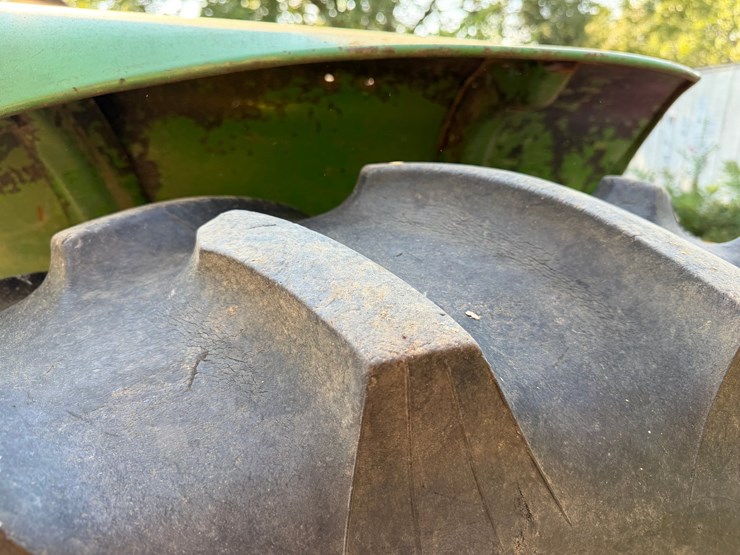 john-deere-4010-image-6