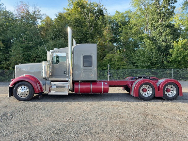 2002-kenworth-w900-image-2