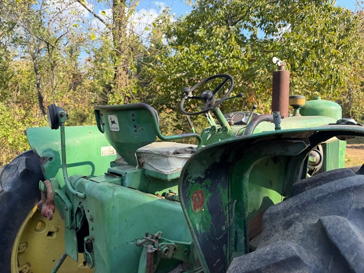 john-deere-4010-image-36