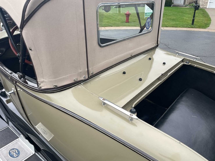 1928-ford-model-a-image-22