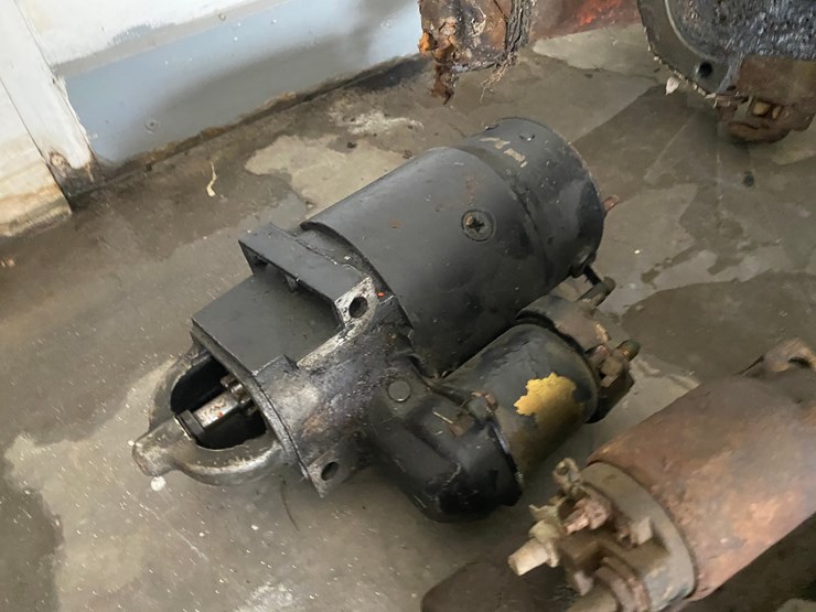 #17464-•-gm-4-speed-transmissions-and-other-parts-(arpin,-wi)-image-5