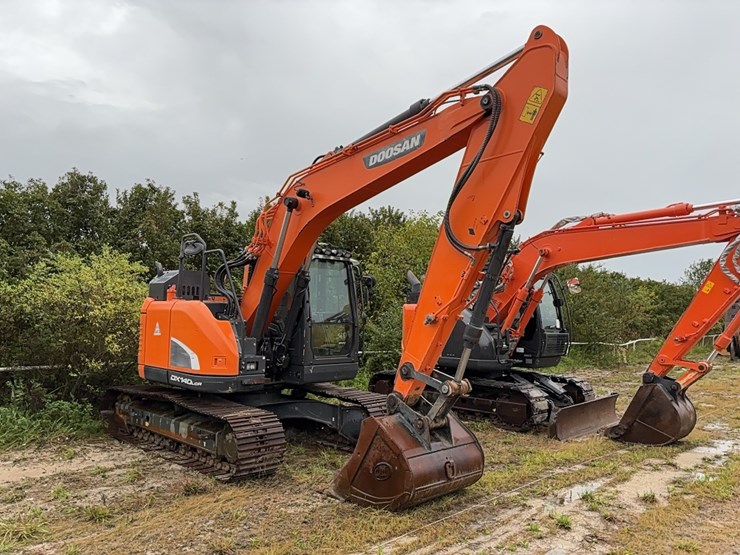 2017-doosan-dx140-lcr-image-2