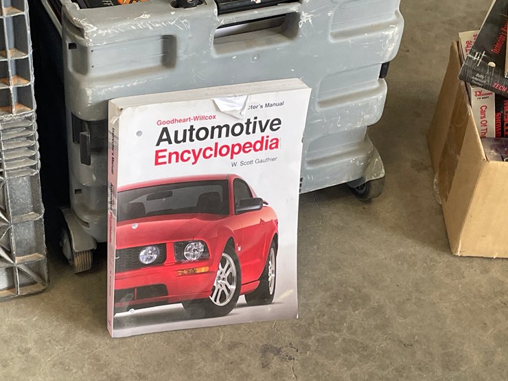 #1061-•-car,-textbooks,-shop-manuals-(on-site-in-las-cruces,-nm)-image-13