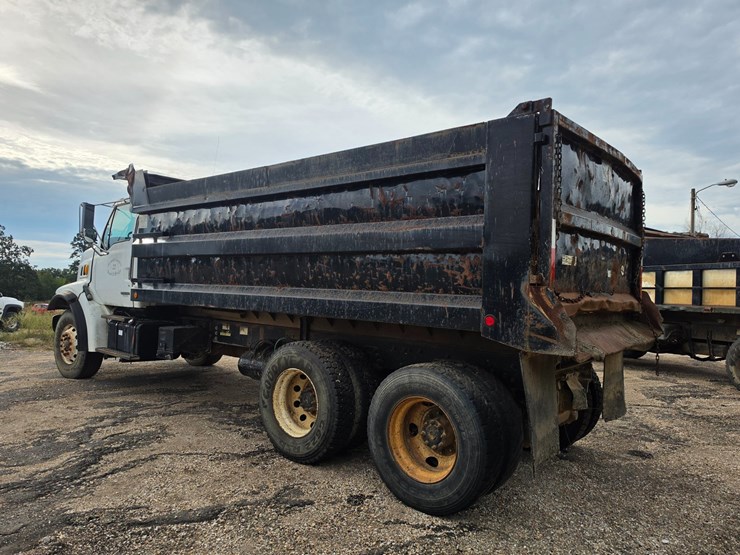 2004-sterling-l7500-image-5