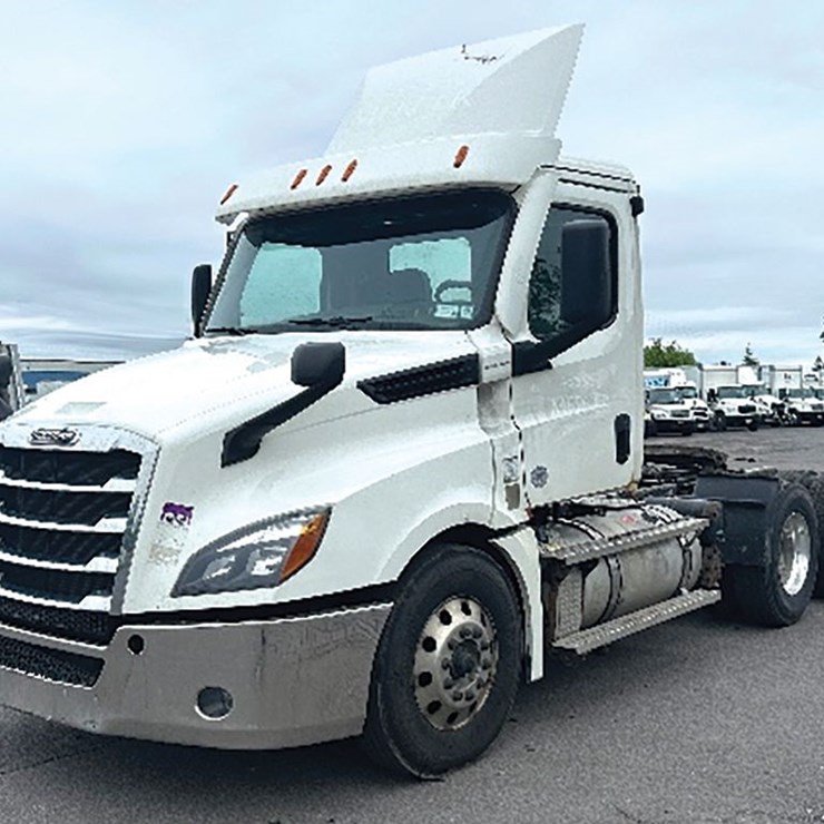 2020 FREIGHTLINER CASCADIA 126