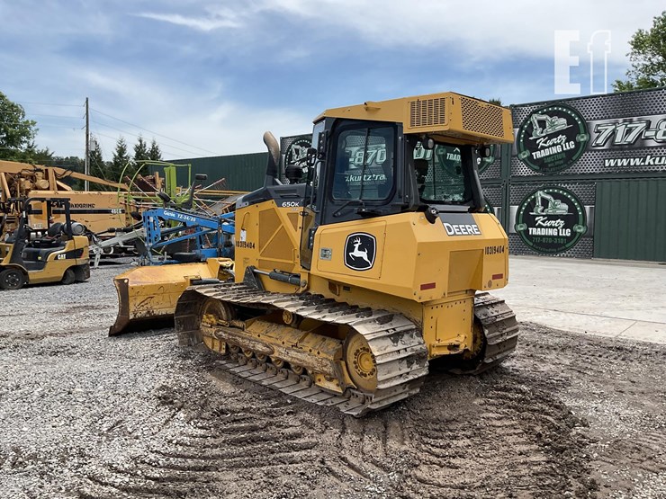 2021-deere-650k-lgp-image-2