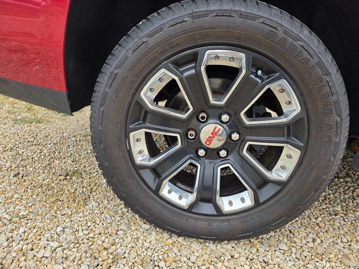 2015-gmc-yukon-image-77