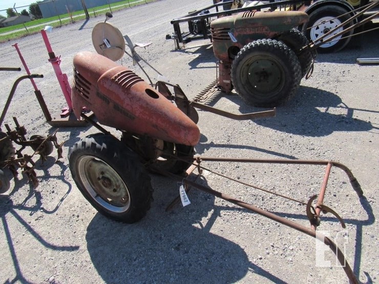 david-bradley-tractor-77962-image-1