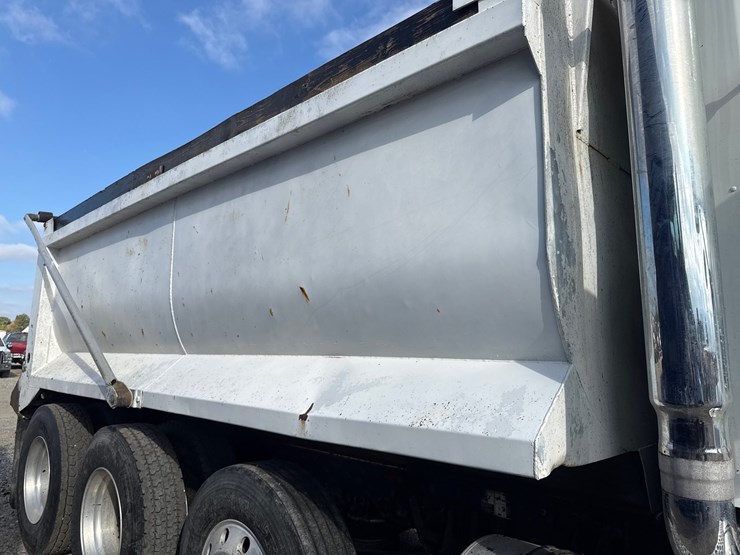 2010-kenworth-t800-image-26