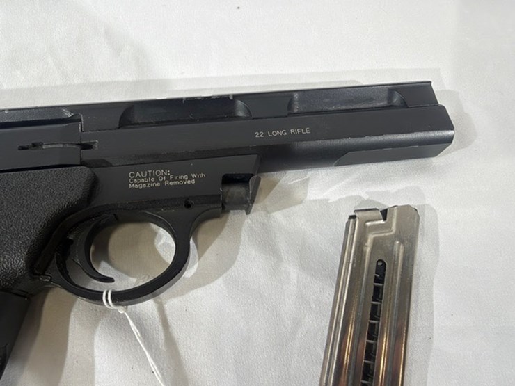 #16-•-smith-&-weson-22a-pistol-image-36