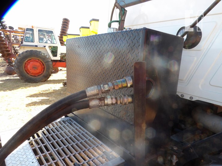 2003-mack-ch600-image-9