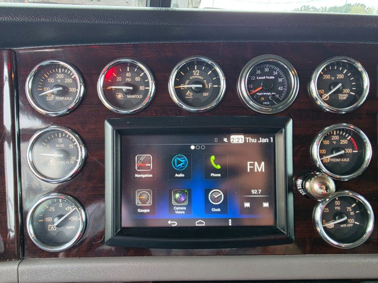 2018-peterbilt-389-image-64