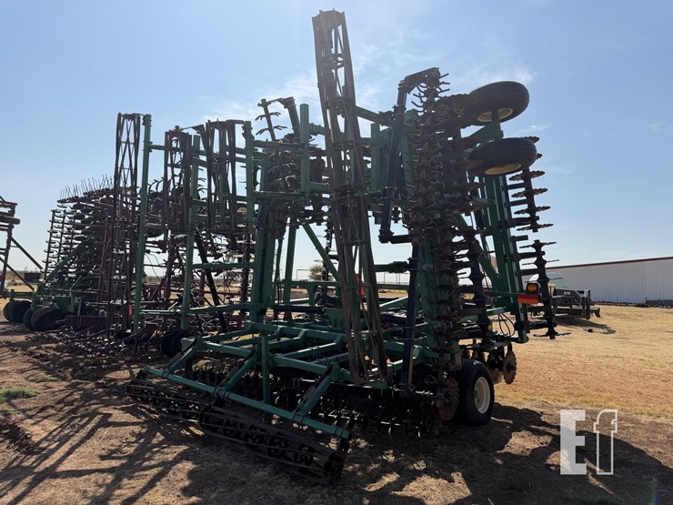 great-plains-4000tt-image-3