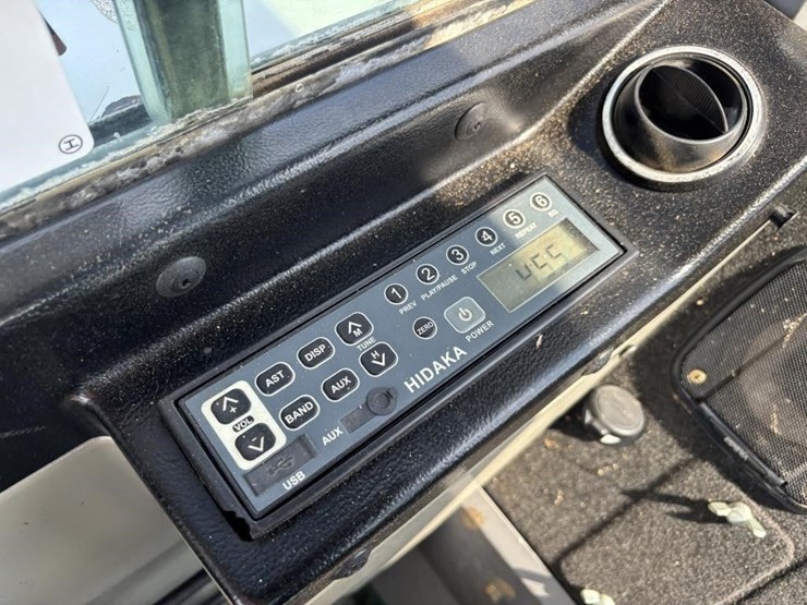 takeuchi-tb1140-image-40