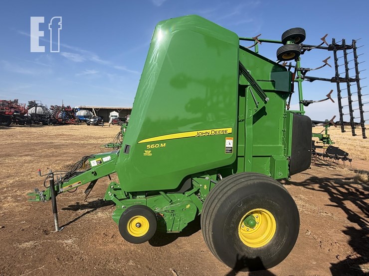 2019-john-deere-560m-image-3