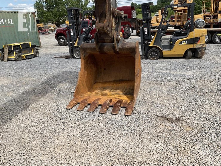 2016-volvo-ec220el-image-11