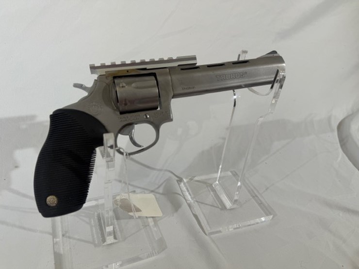 #20-•-taurus-tracker-revolver-image-20