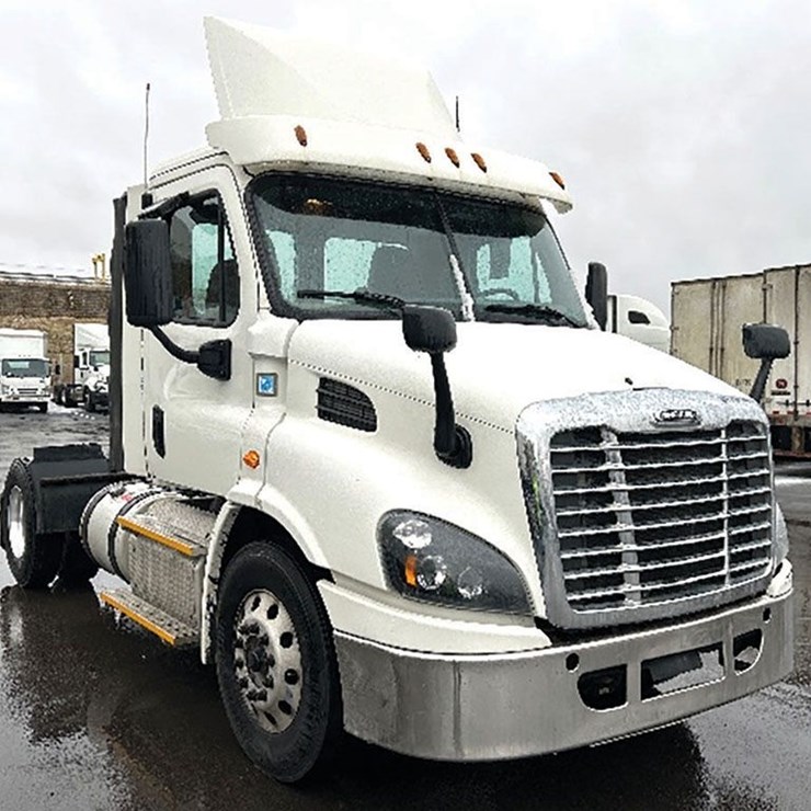 2017 FREIGHTLINER CASCADIA 113