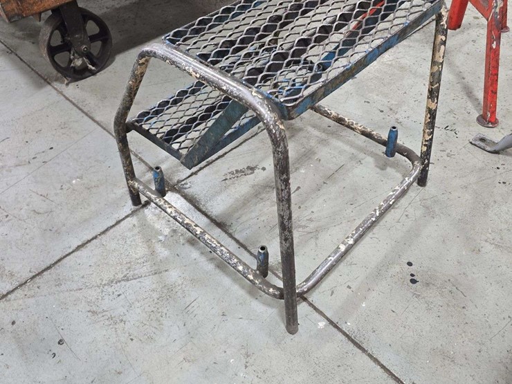 steel-2-step-stand-image-5