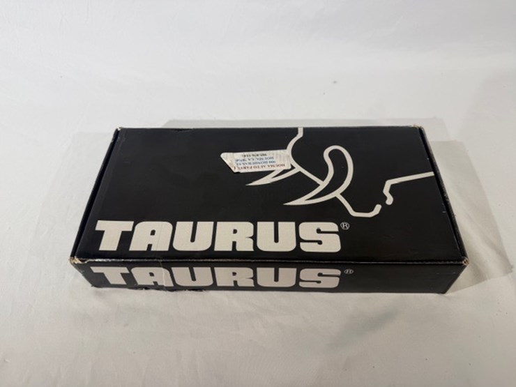 #20-•-taurus-tracker-revolver-image-39