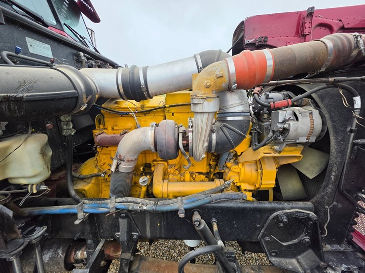 1996-peterbilt-379-image-42