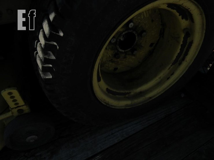john-deere-112-image-11