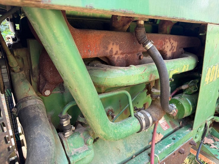 john-deere-4010-image-40