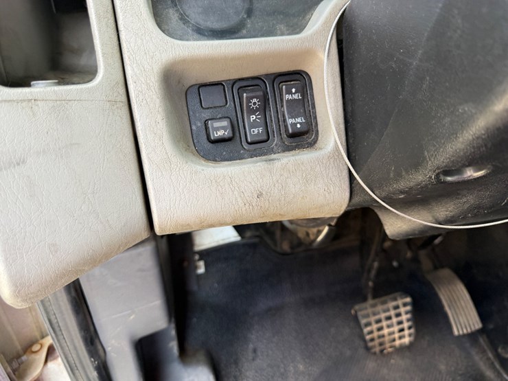2013-international-durastar-4300-image-127
