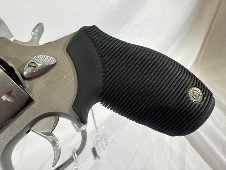 #20-•-taurus-tracker-revolver-image-17